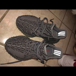 Yeezy 350 V2 Beluga mens size 4